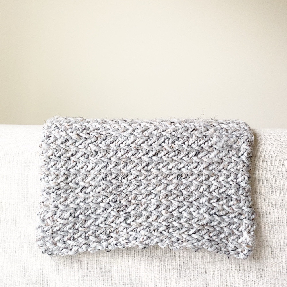 Chunky Knit Handmade Grey Knitted Blanket for IKEA Doll Bed – Donegal yarn